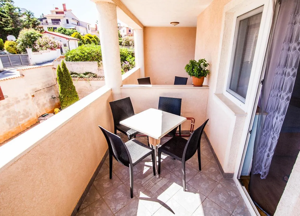 Kenan Apartmani Liznjan Apartment