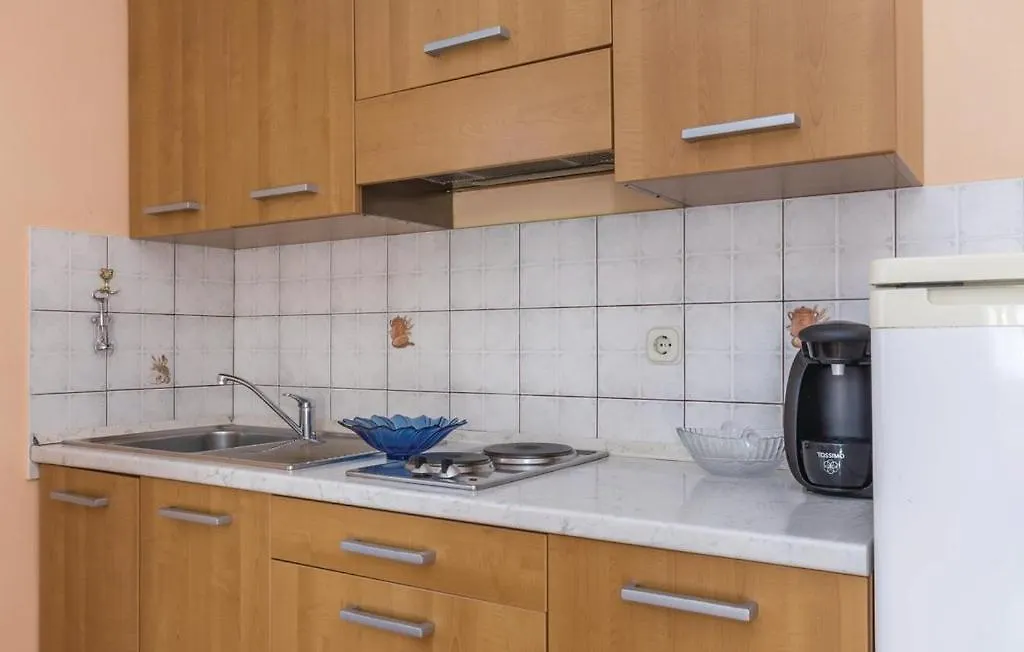 Kenan Apartmani Ližnjan