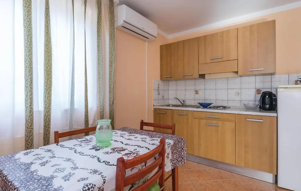 Kenan Apartmani Liznjan Croatia